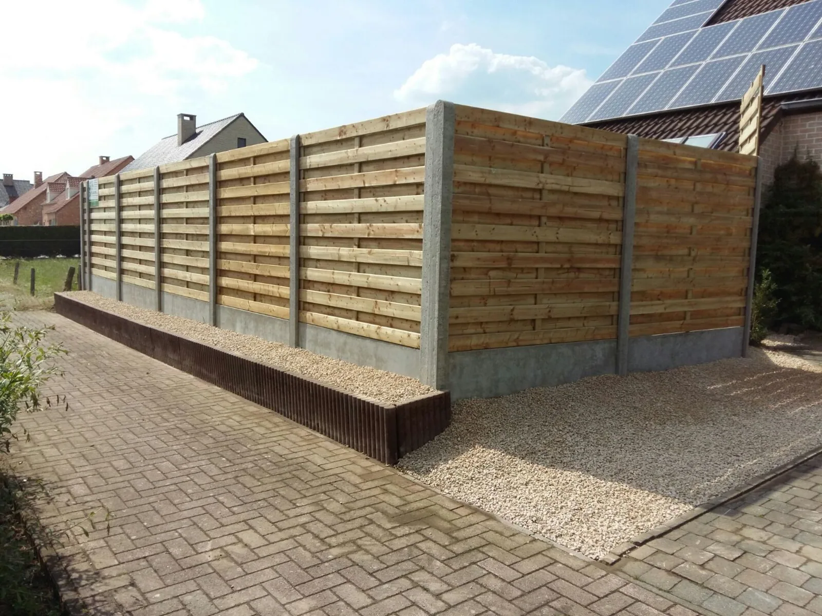 Tuinschermen, hekwerk & aluminium — Lumen bv
