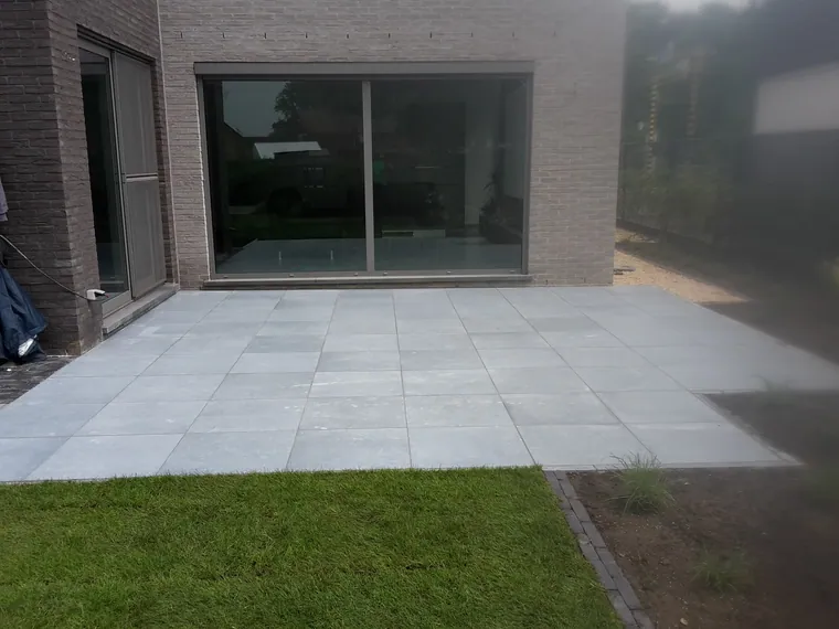Oprit in bestrating door Lumen bv